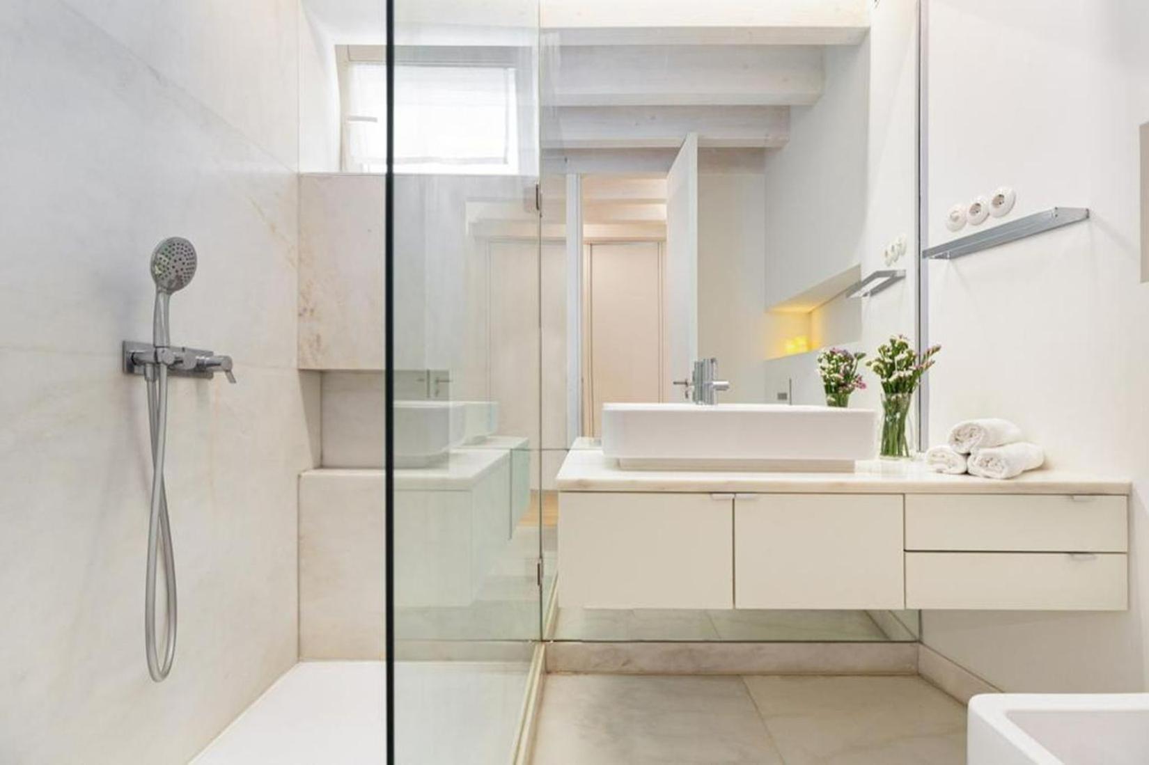 Be Local - 3 Bedrooms Flat In Front Of The Fado Museum In Alfama Apartment *